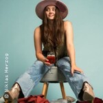 Alina Sebastian und Band in der Druckerei