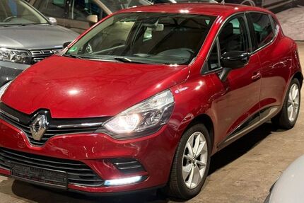 Renault Clio 112.000 km 8.390 &euro; Wuppertal 42349