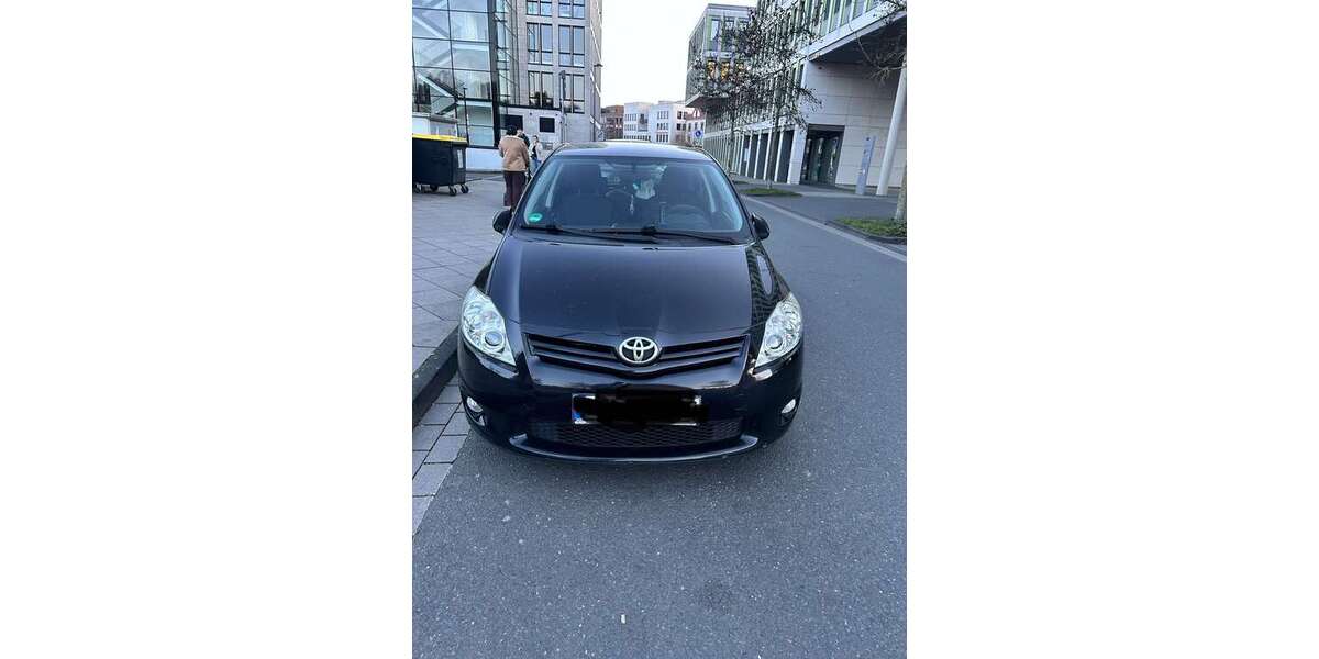 Toyota Auris 115.000 km 8.690 &euro; Dortmund 44143