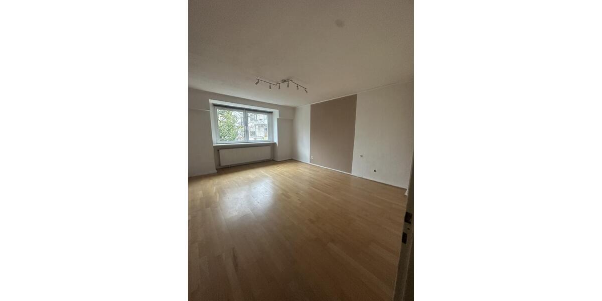 Etagenwohnung Wuppertal Gemarkung Langerfeld - 4 Zimmer, 107 m&sup2;, 250&euro; | Angebot:26545796