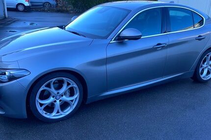 Alfa Romeo Giulia 121.800 km 18.900 &euro; Remscheid 42855