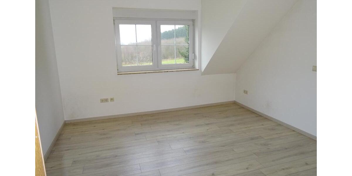 Dachgeschoßwohnung Herscheid - 3 Zimmer, 88 m&sup2;, 545&euro; | Angebot:25148818