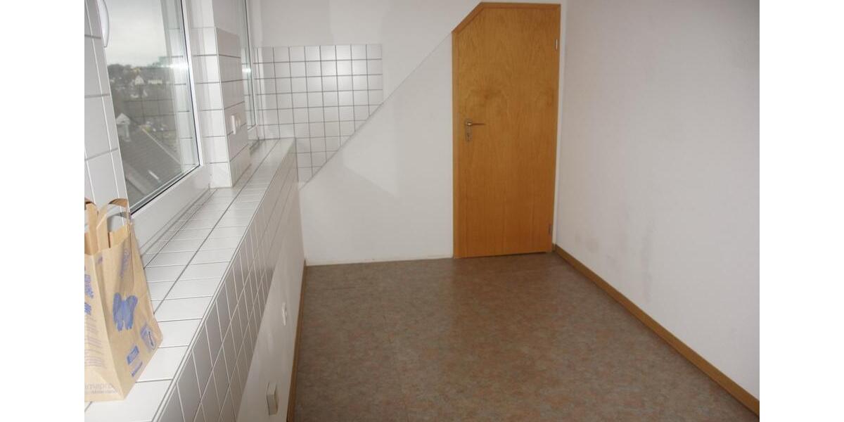 Dachgeschoßwohnung Ennepetal - 2 Zimmer, 79 m&sup2;, 400&euro; | Angebot:25433279