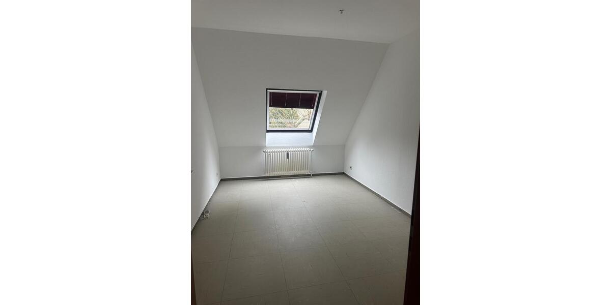 Etagenwohnung Dortmund Mengede - 3 Zimmer, 90 m&sup2;, 1.300&euro; | Angebot:25280119