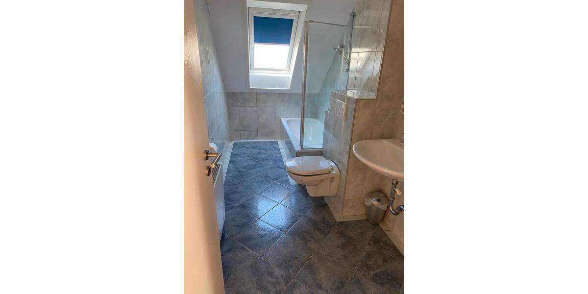Etagenwohnung Remscheid Lüttringhausen - 3 Zimmer, 100 m&sup2;, 700&euro; | Angebot:26644916