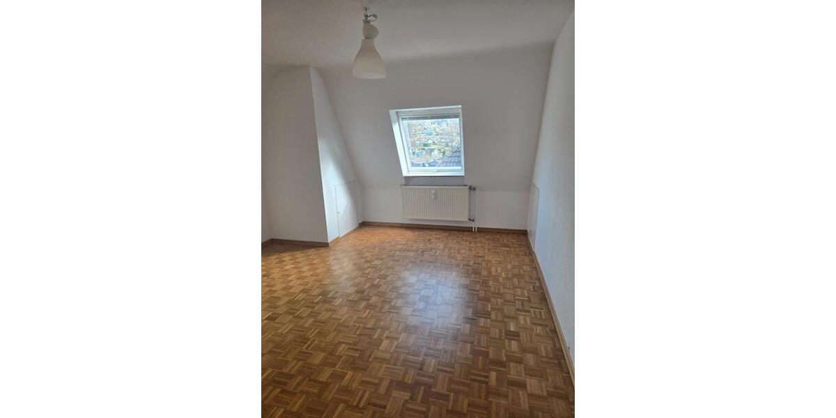 Dachgeschoßwohnung Wuppertal Sedansberg - 2.5 Zimmer, 76 m&sup2;, 580&euro; | Angebot:25978299