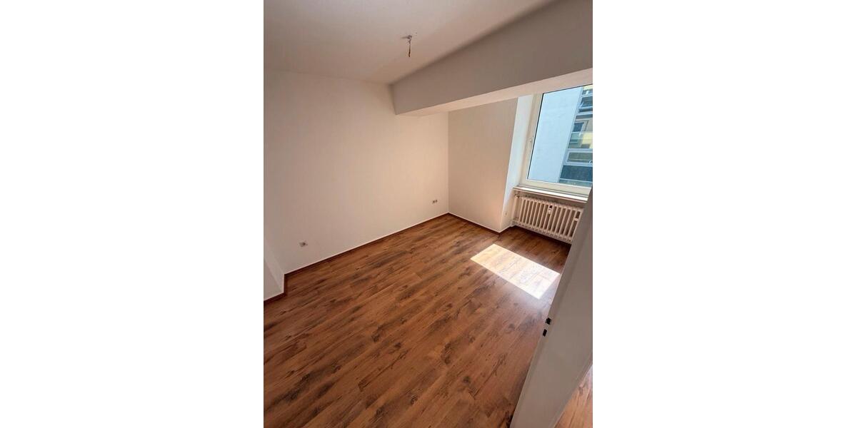 Etagenwohnung Wuppertal Elberfeld - 3 Zimmer, 75 m&sup2;, 715&euro; | Angebot:27626962
