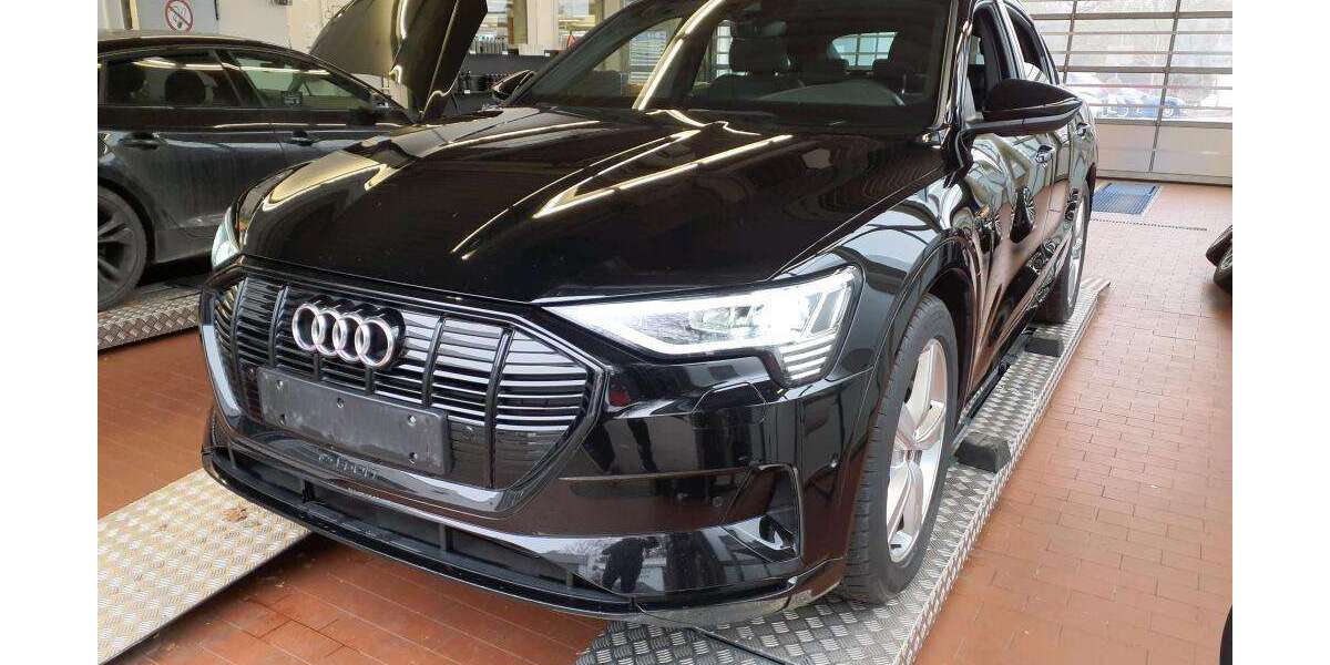 Audi e-tron 89.536 km 34.950 &euro; Hagen 58091