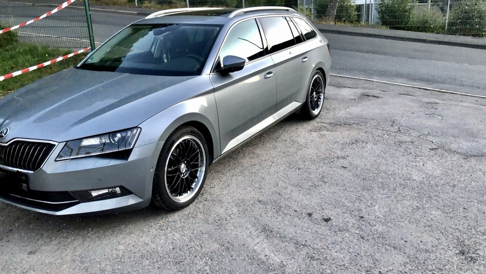 Skoda Superb Kombi 157.000 km 17.100 &euro; Werdohl 58791