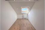 Dachgeschoßwohnung Wuppertal Gemarkung Langerfeld - 4 Zimmer, 116 m&sup2;, 980&euro; | Angebot:26593591