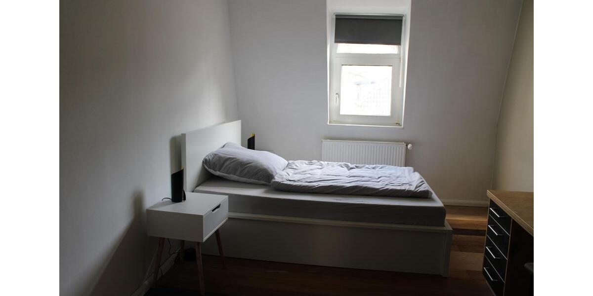 Dachgeschoßwohnung Wuppertal Elberfeld - 4 Zimmer, 109 m&sup2;, 1.200&euro; | Angebot:25882839