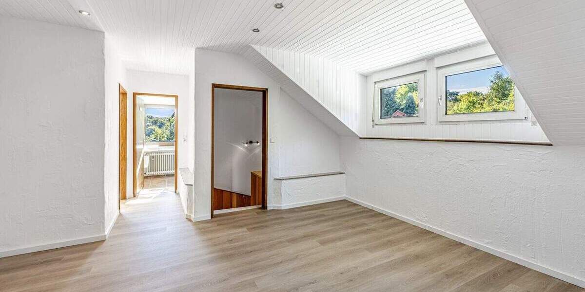 Einfamilienhaus Remscheid Lüttringhausen - 7 Zimmer, 230 m&sup2;, 576.000&euro; | Angebot:25862313