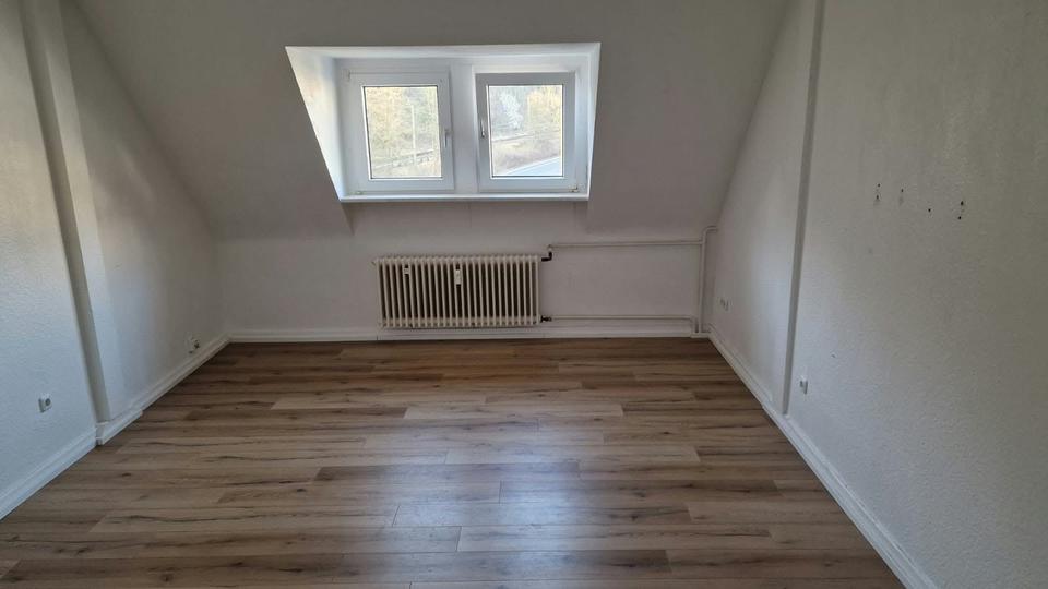 Dachgeschoßwohnung Iserlohn Grüne - 2 Zimmer, 65 m&sup2;, 480&euro; | Angebot:27587163