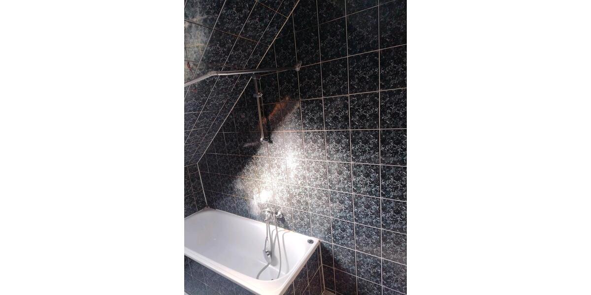 Dachgeschoßwohnung Bochum Höntrop - 3.5 Zimmer, 90 m&sup2;, 700&euro; | Angebot:25938709