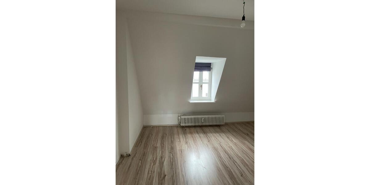 Dachgeschoßwohnung Lüdenscheid - 3.5 Zimmer, 88 m&sup2;, 700&euro; | Angebot:24864412