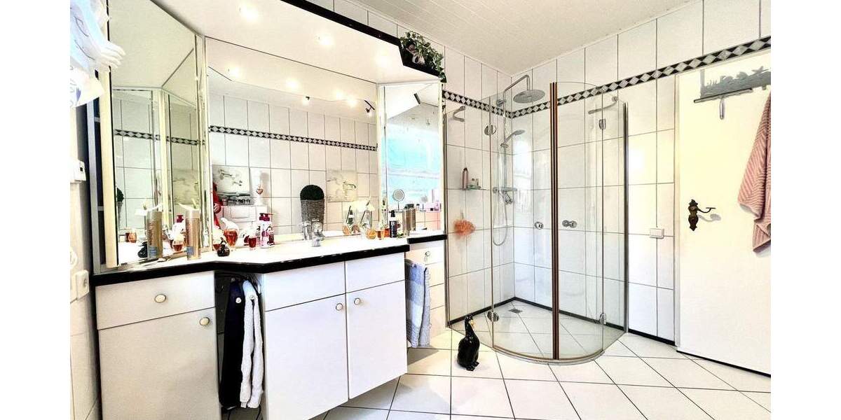 Reihenmittelhaus Sprockhövel Hiddinghausen - 4 Zimmer, 140 m&sup2;, 374.000&euro; | Angebot:25731005