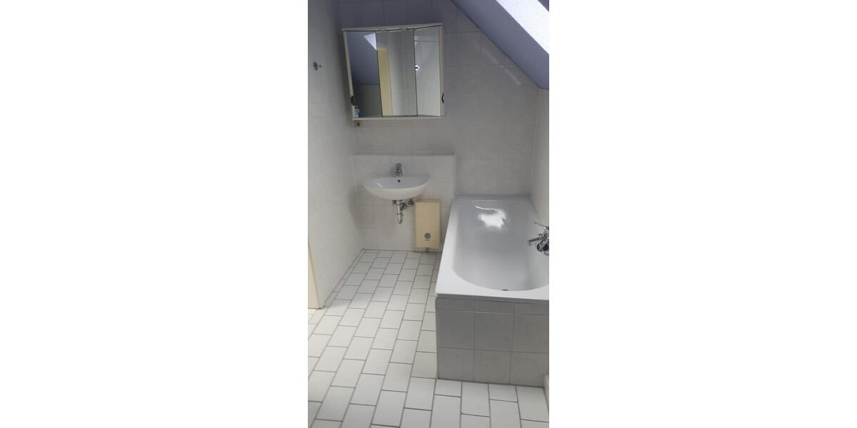 Dachgeschoßwohnung Hemer - 3.5 Zimmer, 115 m&sup2;, 670&euro; | Angebot:27572218