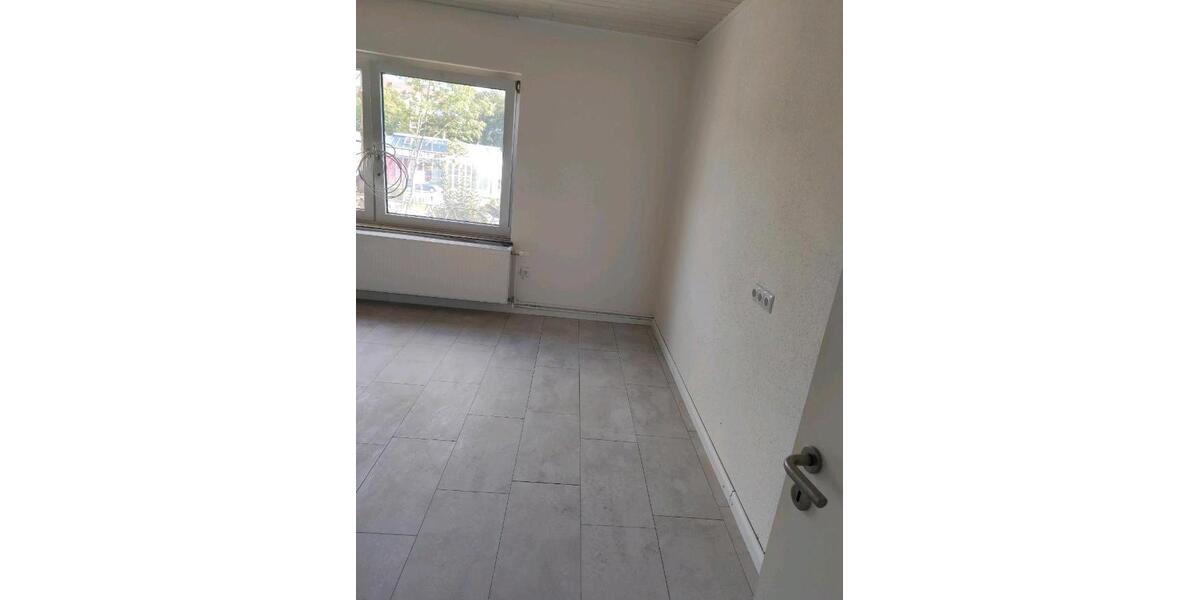 Hochparterre Lüdenscheid Staberg - 3 Zimmer, 67 m&sup2;, 580&euro; | Angebot:27550592