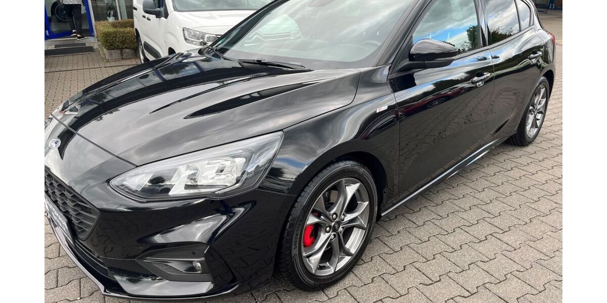 Ford Focus 99.132 km 16.697 &euro; Wipperfürth 51688