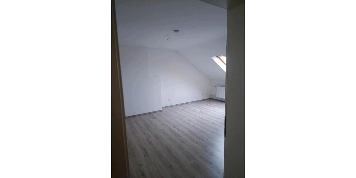 Dachgeschoßwohnung Wuppertal Arrenberg - 3 Zimmer, 72 m&sup2;, 620&euro; | Angebot:26648887