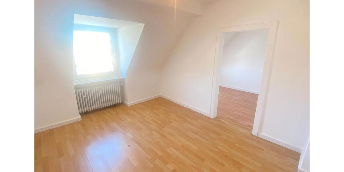 Dachgeschoßwohnung Remscheid Gemarkung Bergisch Born - 3.5 Zimmer, 60 m&sup2;, 487&euro; | Angebot:26675431