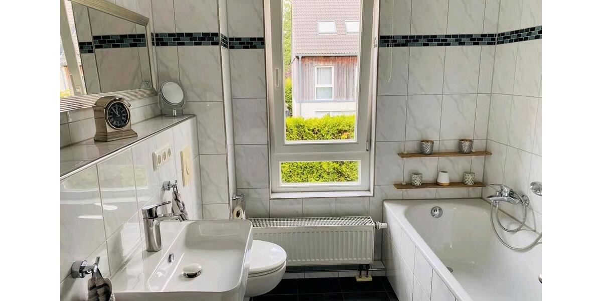 Reihenhaus Wuppertal Gemarkung Elberfeld - 4.5 Zimmer, 140 m&sup2;, 1.800&euro; | Angebot:27614979