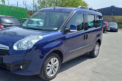 Opel Combo 122.000 km 8.970 &euro; Bochum 44801