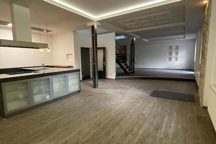 Wohnung Menden (Sauerland) Bösperde - 6 Zimmer, 280 m&sup2;, 2.000&euro; | Angebot:26589334