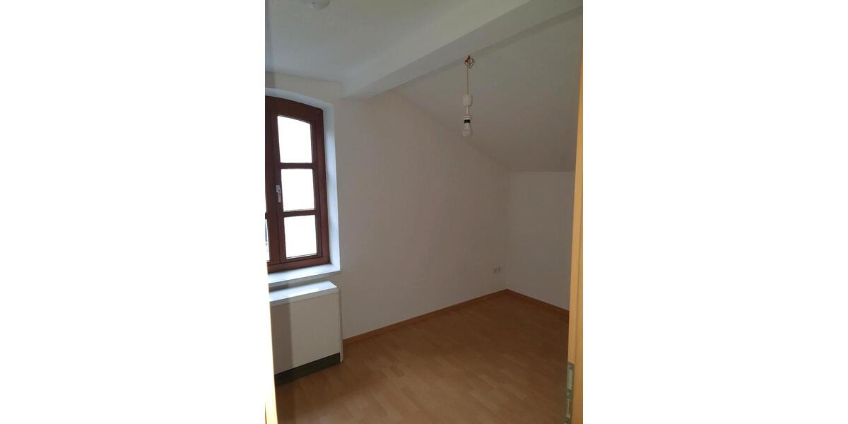 Dachgeschoßwohnung Remscheid Remscheid-Süd - 4 Zimmer, 80 m&sup2;, 595&euro; | Angebot:26639577
