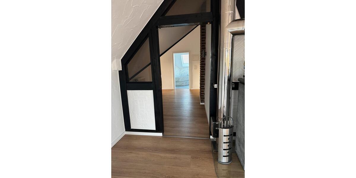 Dachgeschoßwohnung Iserlohn Sümmern - 3 Zimmer, 134 m&sup2;, 1.500&euro; | Angebot:27536600