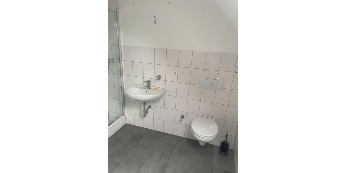 Dachgeschoßwohnung Iserlohn - 3 Zimmer, 80 m&sup2;, 500&euro; | Angebot:26366507