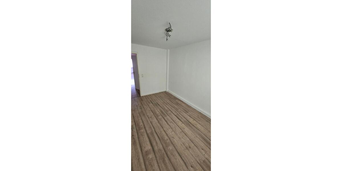 Erdgeschoßwohnung Iserlohn Letmathe - 4 Zimmer, 110 m&sup2;, 1.450&euro; | Angebot:26126053