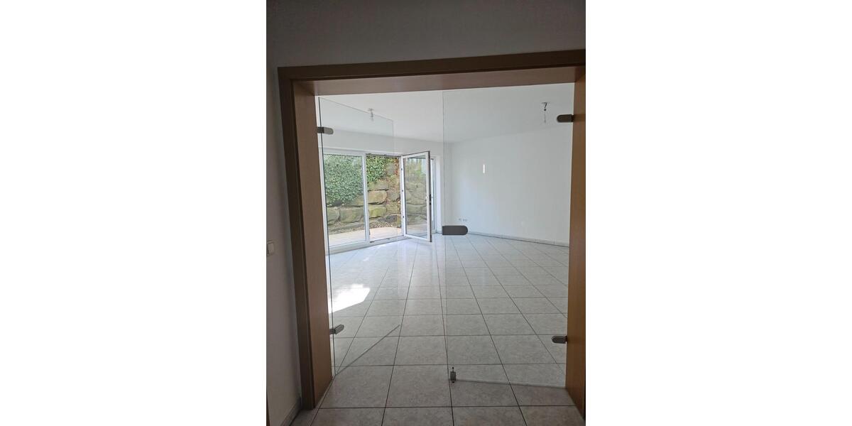 Etagenwohnung Hemer - 2 Zimmer, 92 m&sup2;, 883&euro; | Angebot:25080038