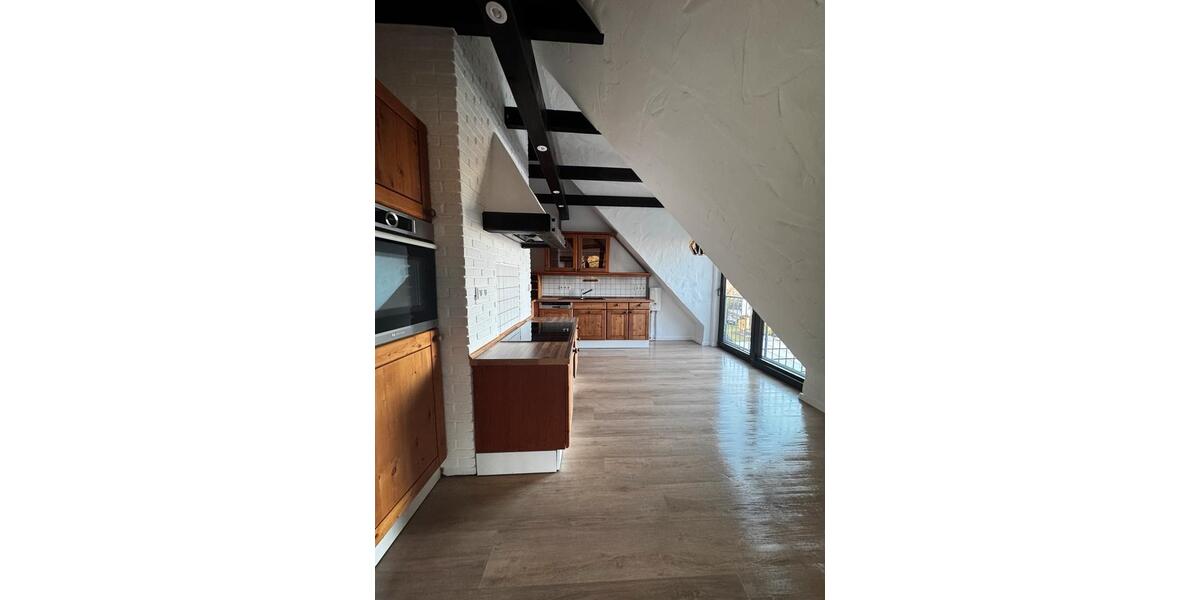 Dachgeschoßwohnung Iserlohn Sümmern - 3 Zimmer, 134 m&sup2;, 1.500&euro; | Angebot:27536600