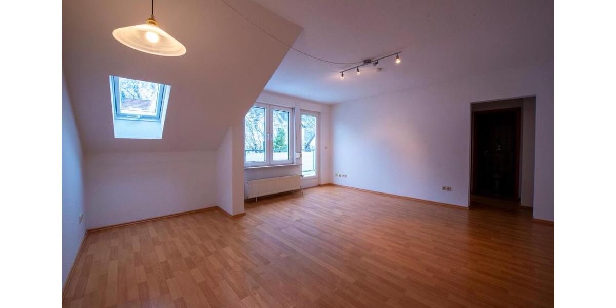 Dachgeschoßwohnung Bochum Querenburg - 2.5 Zimmer, 52 m&sup2;, 650&euro; | Angebot:25794758