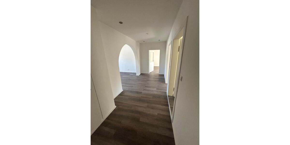 Dachgeschoßwohnung Wuppertal - 4 Zimmer, 91 m&sup2;, 820&euro; | Angebot:25884391