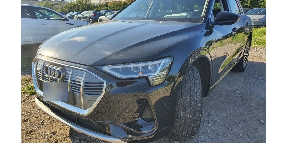 Audi e-tron 28.605 km 35.250 &euro; Hagen 58091