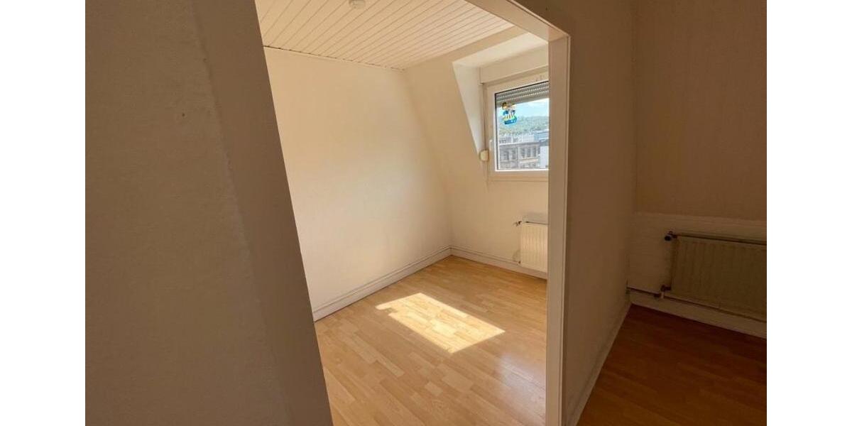 Dachgeschoßwohnung Iserlohn - 4 Zimmer, 90 m&sup2;, 800&euro; | Angebot:27619549