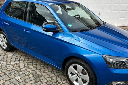 Skoda Fabia 99.700 km 10.699 &euro; Wipperfürth 51688