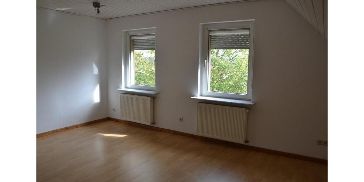 Dachgeschoßwohnung Gevelsberg - 3.5 Zimmer, 63 m&sup2;, 430&euro; | Angebot:25916586