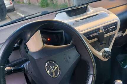 Toyota iQ 191.800 km 2.850 &euro; Wuppertal 42275