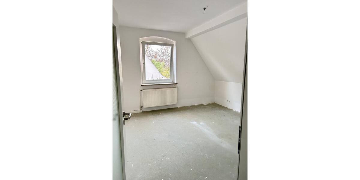 Dachgeschoßwohnung Lünen Brambauer - 2.5 Zimmer, 52 m&sup2;, 420&euro; | Angebot:22016323