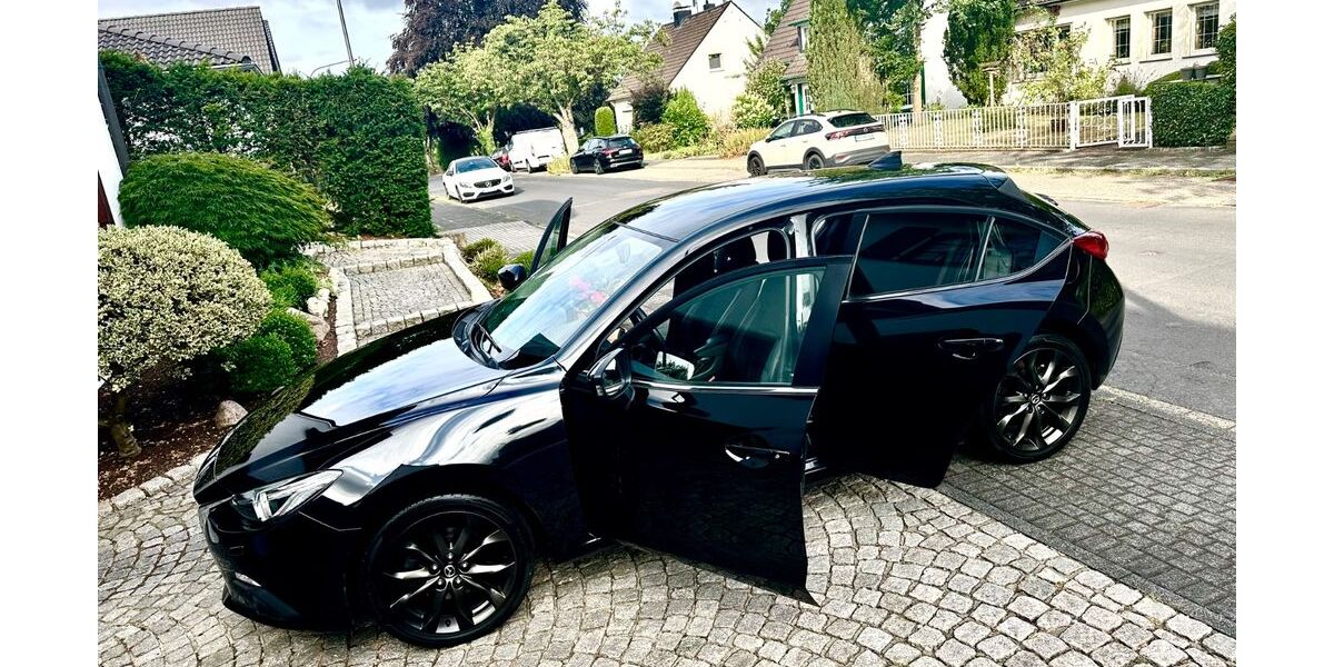 Mazda 3 117.000 km 11.600 &euro; REMSCHEID 42855