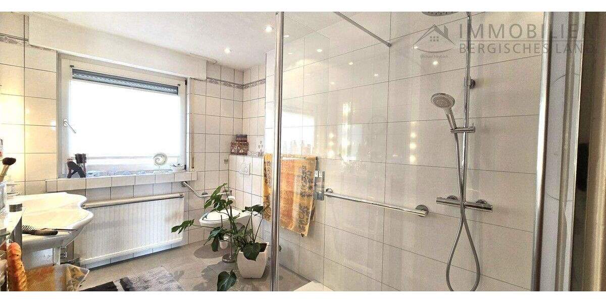 Reihenendhaus Hückeswagen Wiehagen - 5 Zimmer, 156 m&sup2;, 329.000&euro; | Angebot:25675575