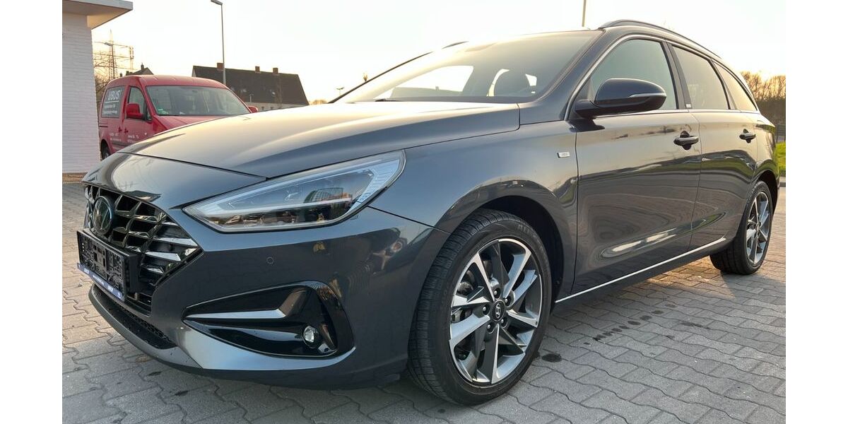 Hyundai i30 28.000 km 17.500 &euro; Herne 44653