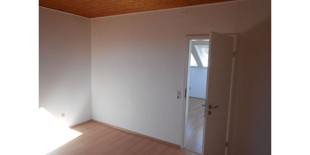 3 Zi, Kü, B. Ruhig gelegen am Waldrand - Dachgeschoßwohnung Lüdenscheid Brügge | Angebot:27120087