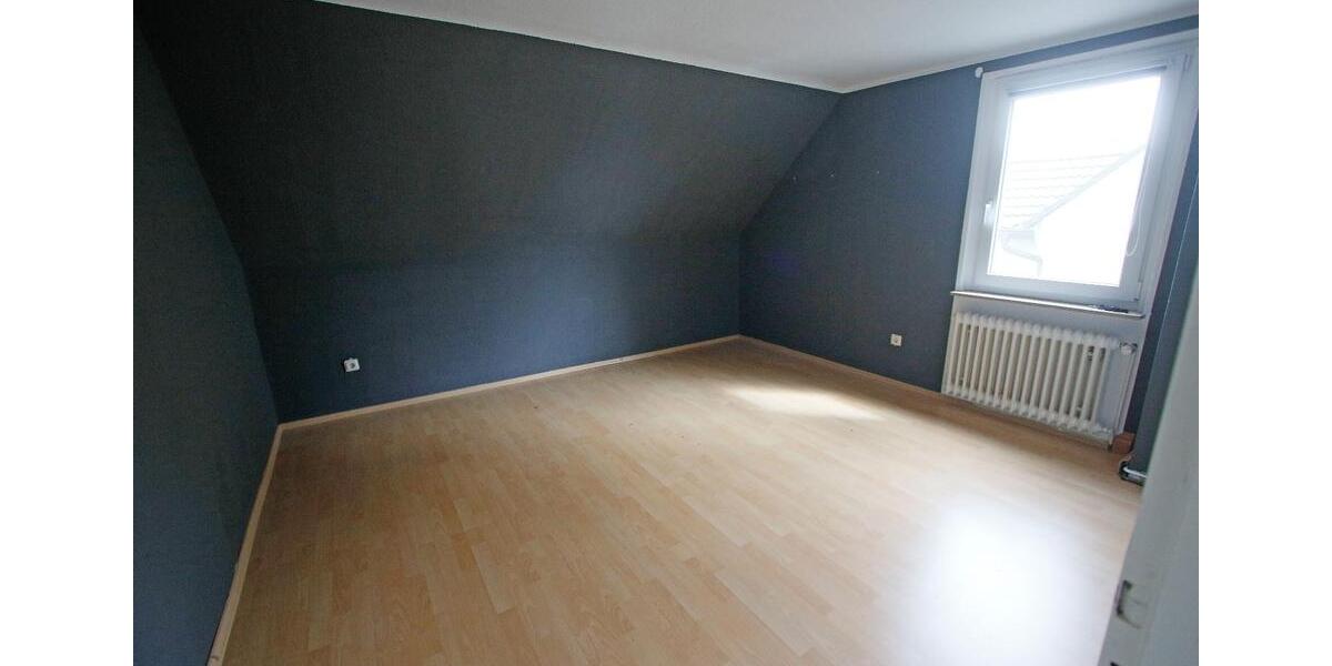 Dachgeschoßwohnung Dortmund Eving - 3 Zimmer, 70 m&sup2;, 400&euro; | Angebot:26611417