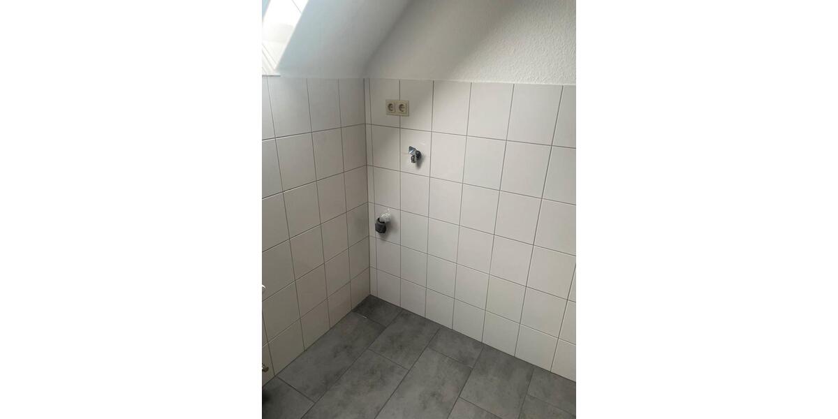 Dachgeschoßwohnung Iserlohn - 3.5 Zimmer, 80 m&sup2;, 500&euro; | Angebot:25538385