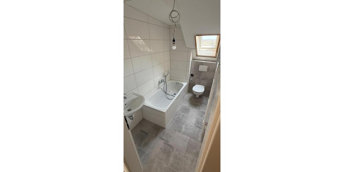 Dachgeschoßwohnung Remscheid Remscheid-Süd - 3 Zimmer, 73 m&sup2;, 700&euro; | Angebot:26164557