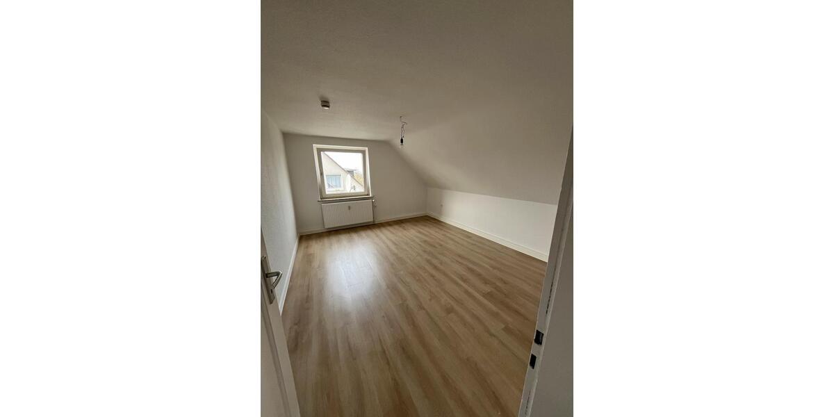 Dachgeschoßwohnung Remscheid Lüttringhausen - 2 Zimmer, 47 m&sup2;, 399&euro; | Angebot:25893226